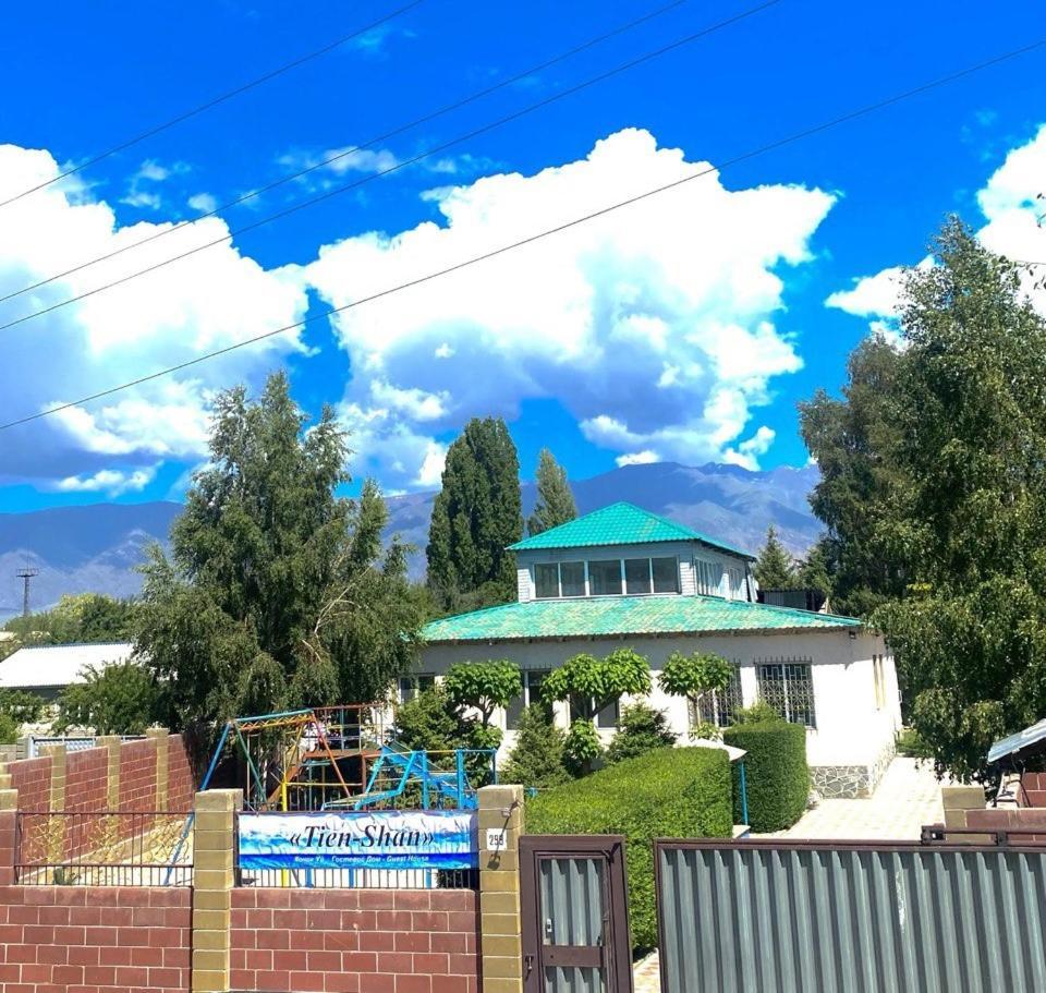 Tian-Shan Guest House Balykchy Exterior photo